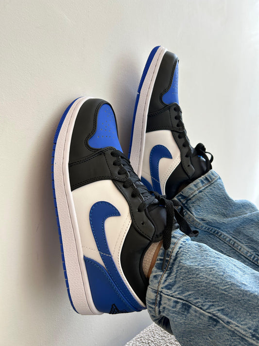 Low jordan negro con azul